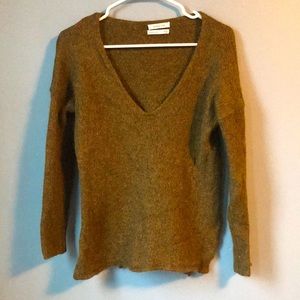 Aritzia Babaton Wool Sweater. Olive Green. Size medium!